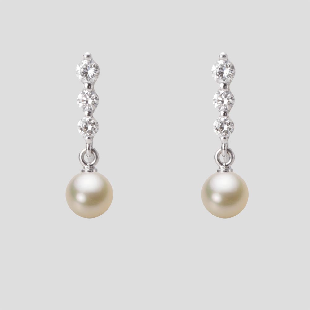 5.0mmアコヤ真珠イヤリング（シャンパンゴールド）