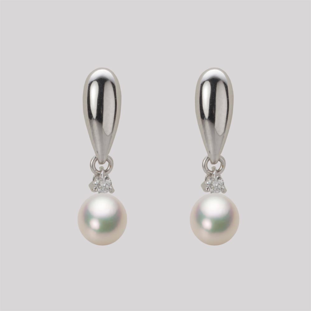 5.5mm アコヤ真珠ピアス （シャンパンホワイト）