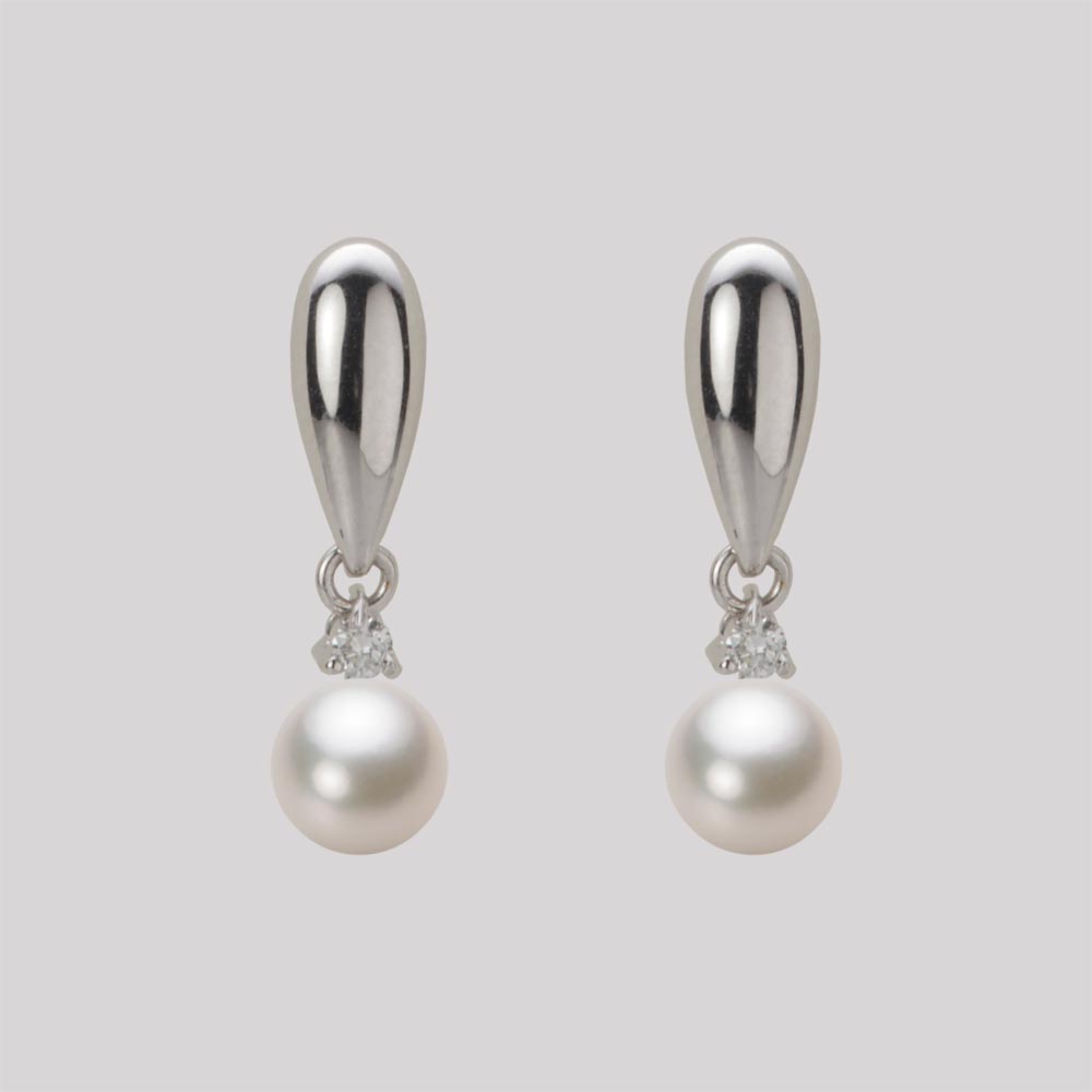 5.5mmアコヤ真珠ピアス（シャンパンホワイト）