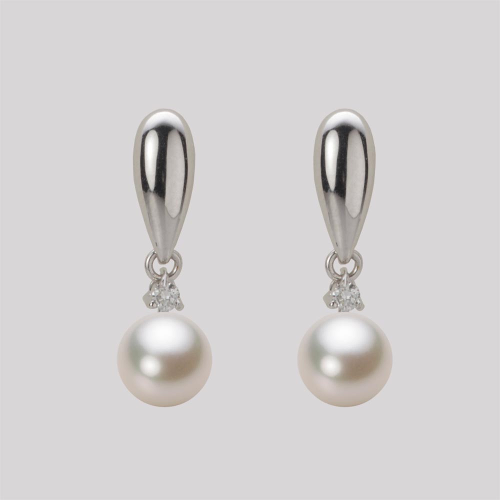 6.5mmアコヤ真珠ピアス（シャンパンホワイト）