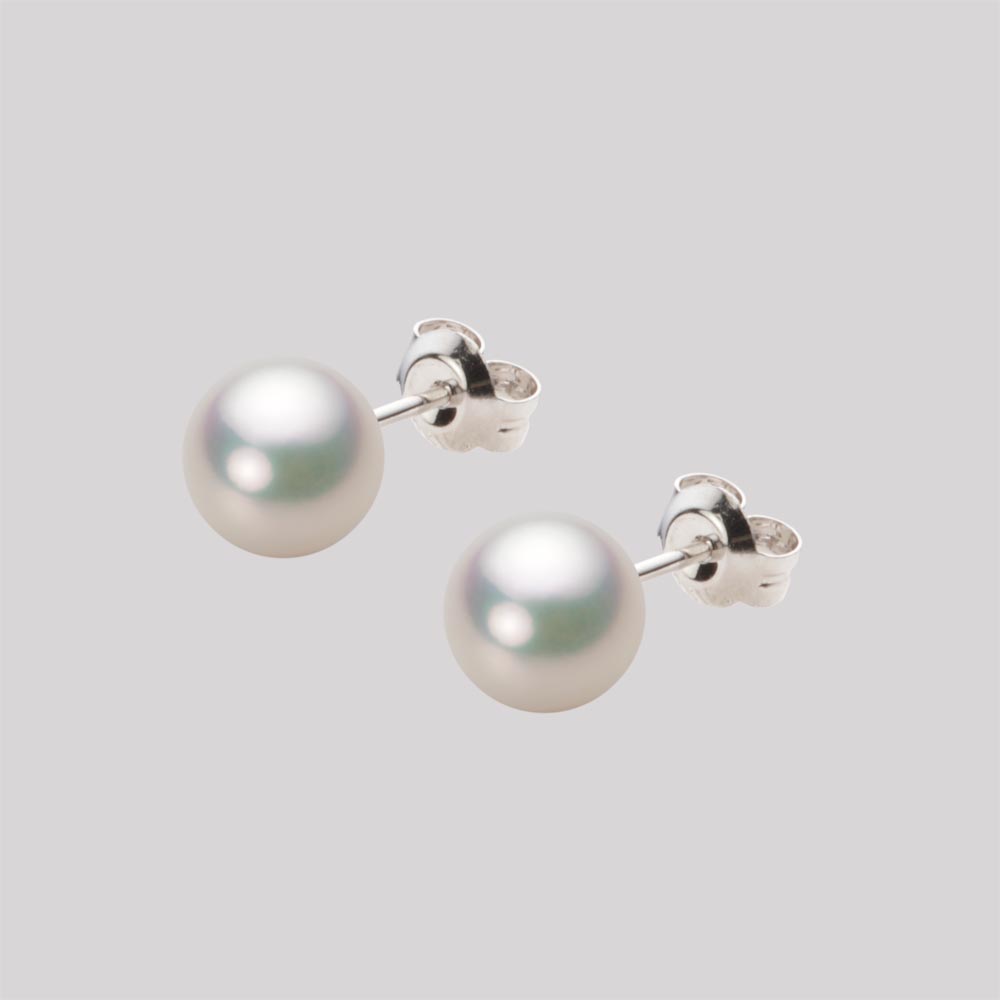 7.0mmアコヤ真珠ピアス（シャンパンホワイト）