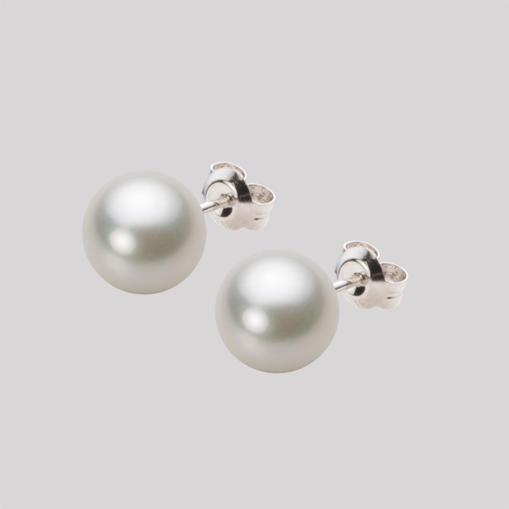 8.0mmアコヤ真珠ピアス（ナチュラルホワイト）