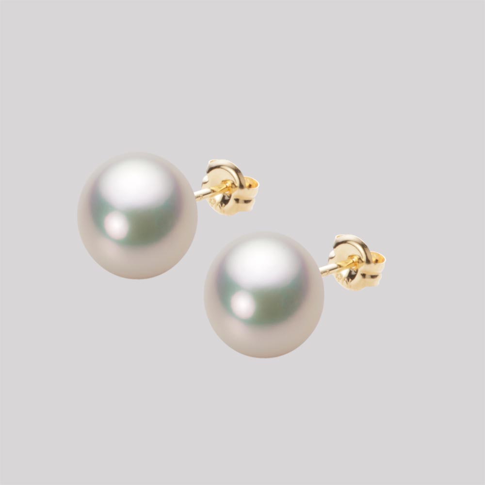 8.5mm アコヤ真珠ピアス （シャンパンホワイト）