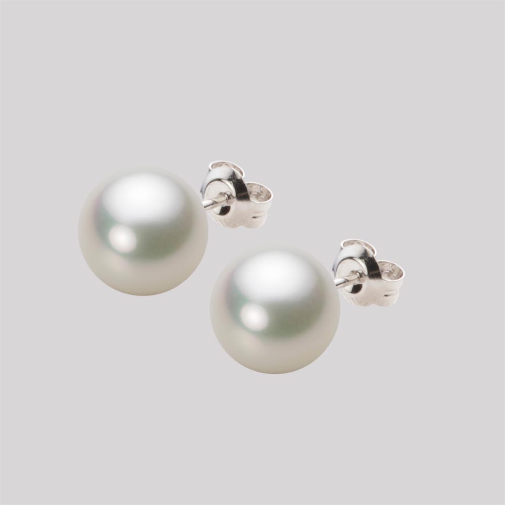 8.5mmアコヤ真珠ピアス（ナチュラルホワイト）