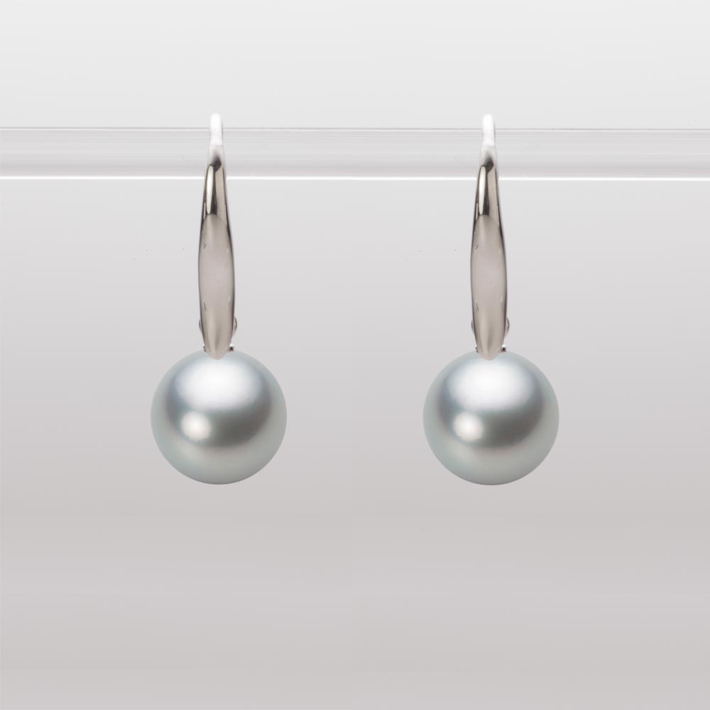 8.5mmアコヤ真珠ピアス（シルバーグレー）
