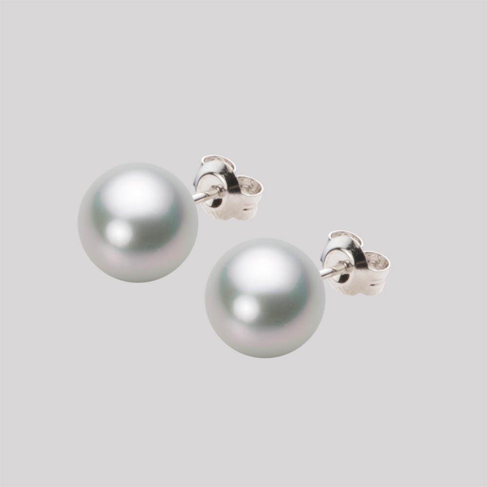8.5mmアコヤ真珠ピアス（シルバーグレー）