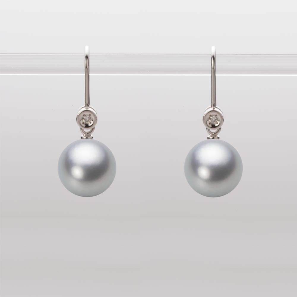 9.0mmアコヤ真珠ピアス（シルバーグレー）