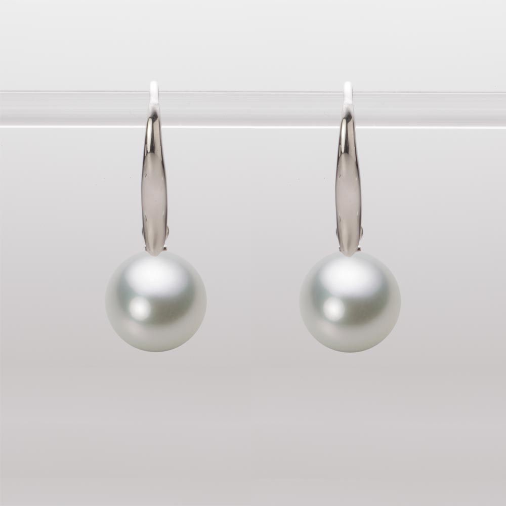 9.0mmアコヤ真珠ピアス（シルバーグレー）