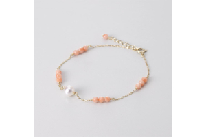 オリエンタルブレスレット サンゴが再入荷しました。