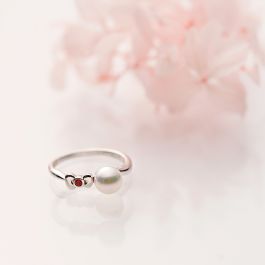 Hello Kitty Sweet Touch Ribbon リング | Moon Label - 大月真珠