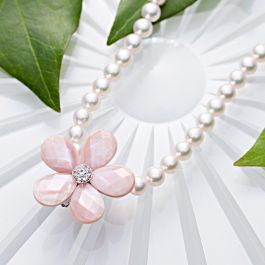大月真珠　ショートナー　ブローチ　白蝶母貝　ホワイトトパーズ flower（ファッション） [ムーンレーベル 公式] パール