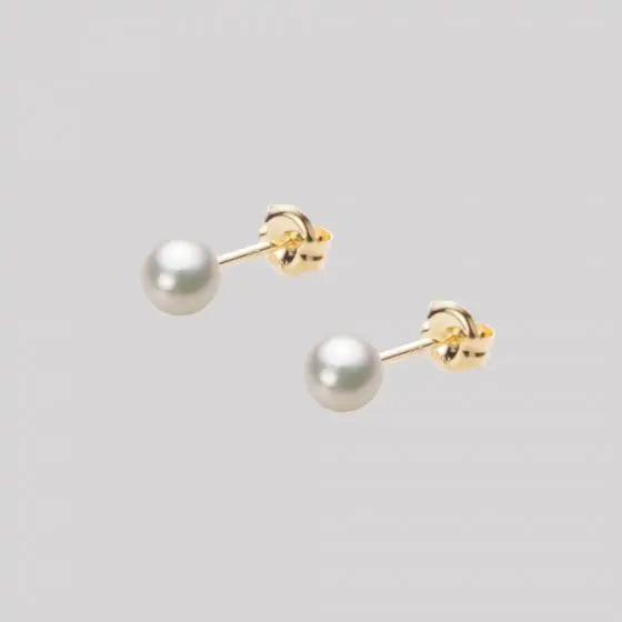 4.5mm アコヤ真珠ピアス | Moon Label - 大月真珠オンラインショップ