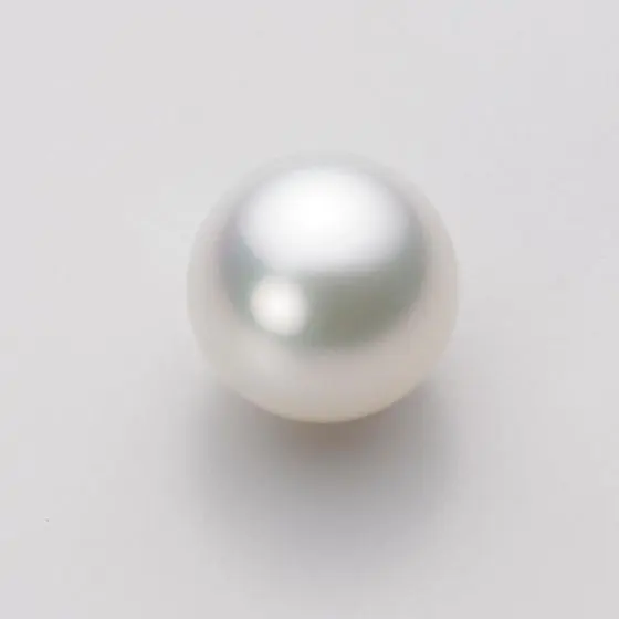 13.0mm 白蝶真珠（ホワイト系）ペンダント | Moon Label - 大月真珠