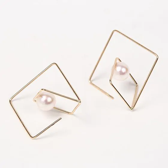 Cube ピアス（K10） | Moon Label - 大月真珠オンラインショップ