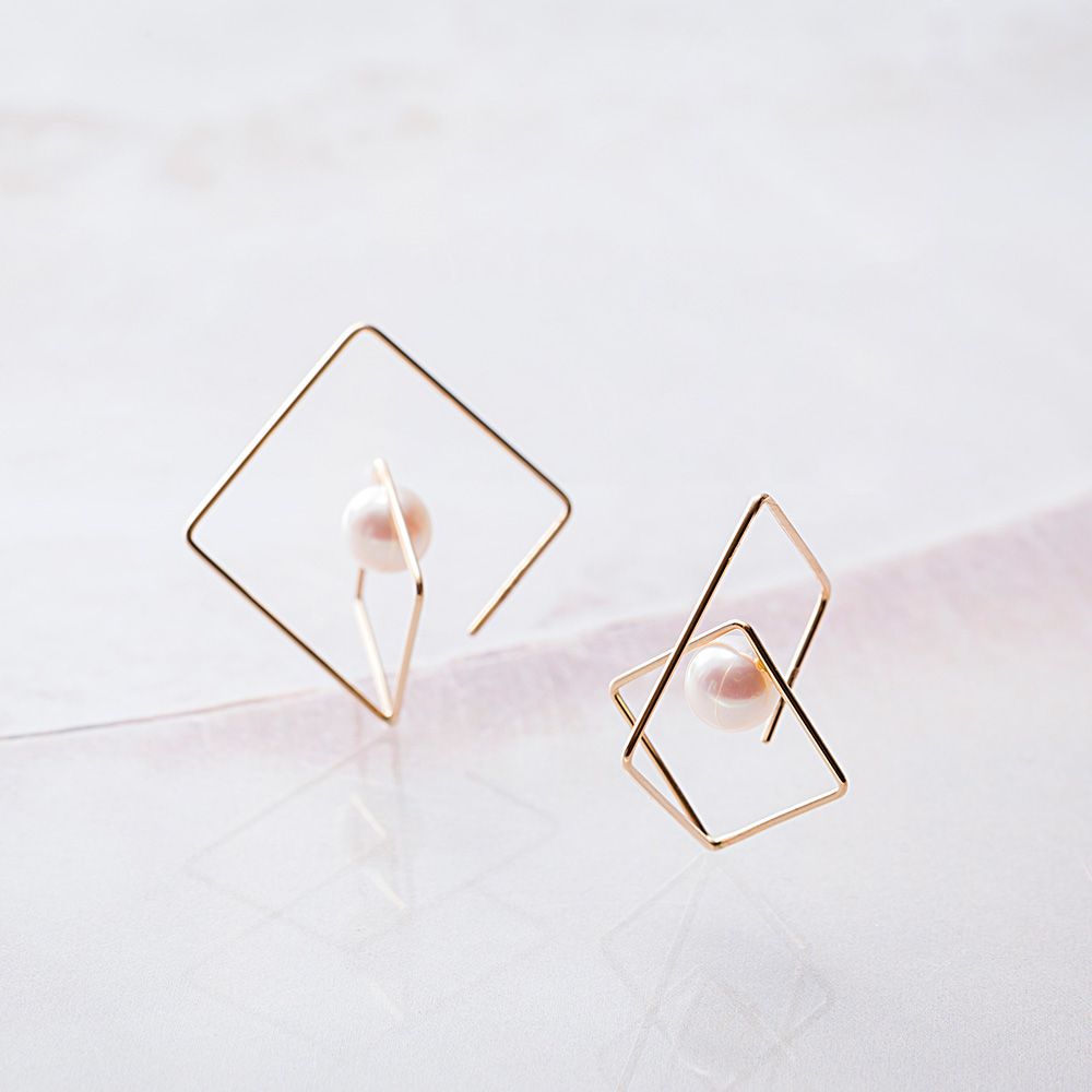 Cube ピアス（K10）